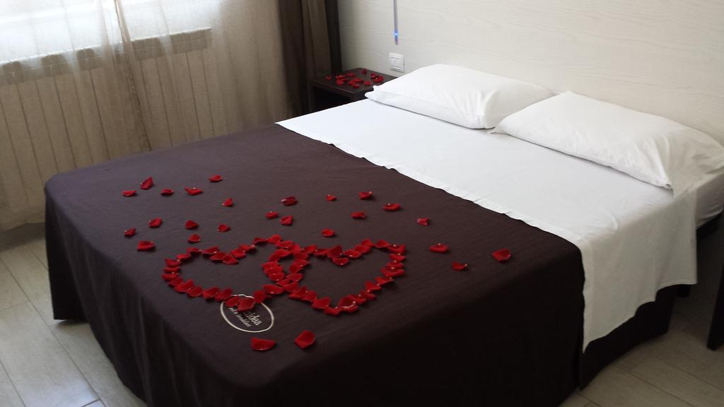 Orchidea Rooms & Suites Чивитанова Марке Екстериор снимка