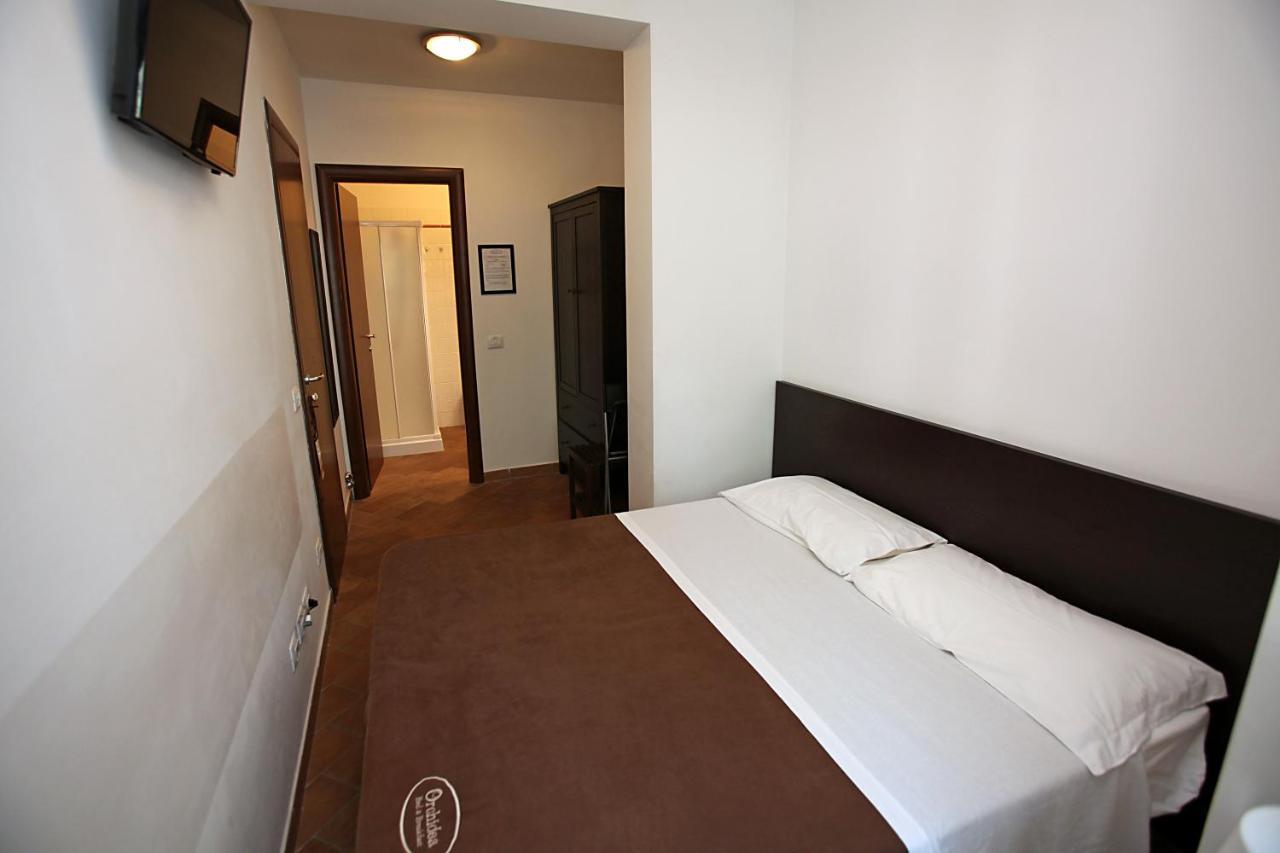 Orchidea Rooms & Suites Чивитанова Марке Екстериор снимка