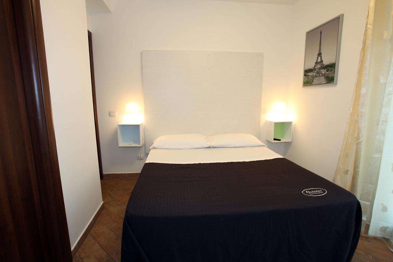 Orchidea Rooms & Suites Чивитанова Марке Екстериор снимка