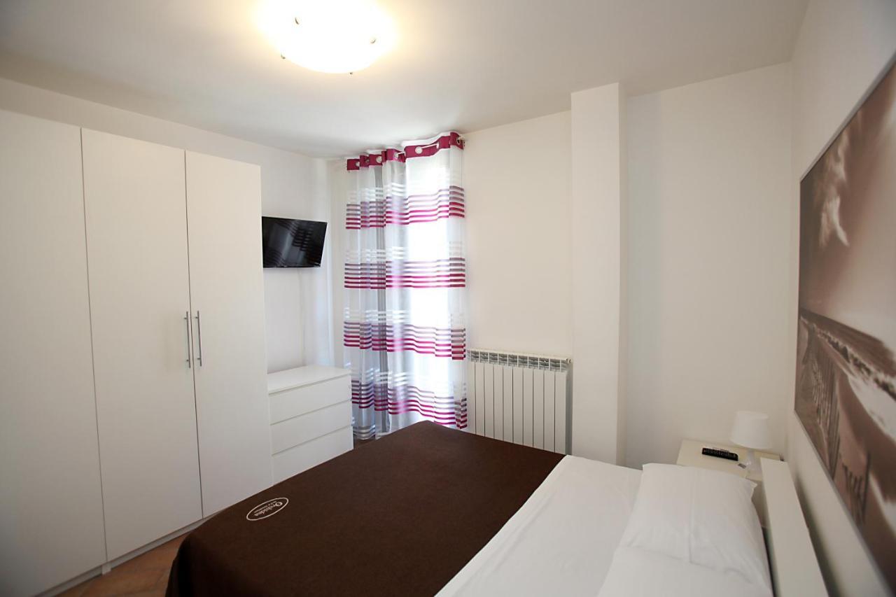 Orchidea Rooms & Suites Чивитанова Марке Екстериор снимка